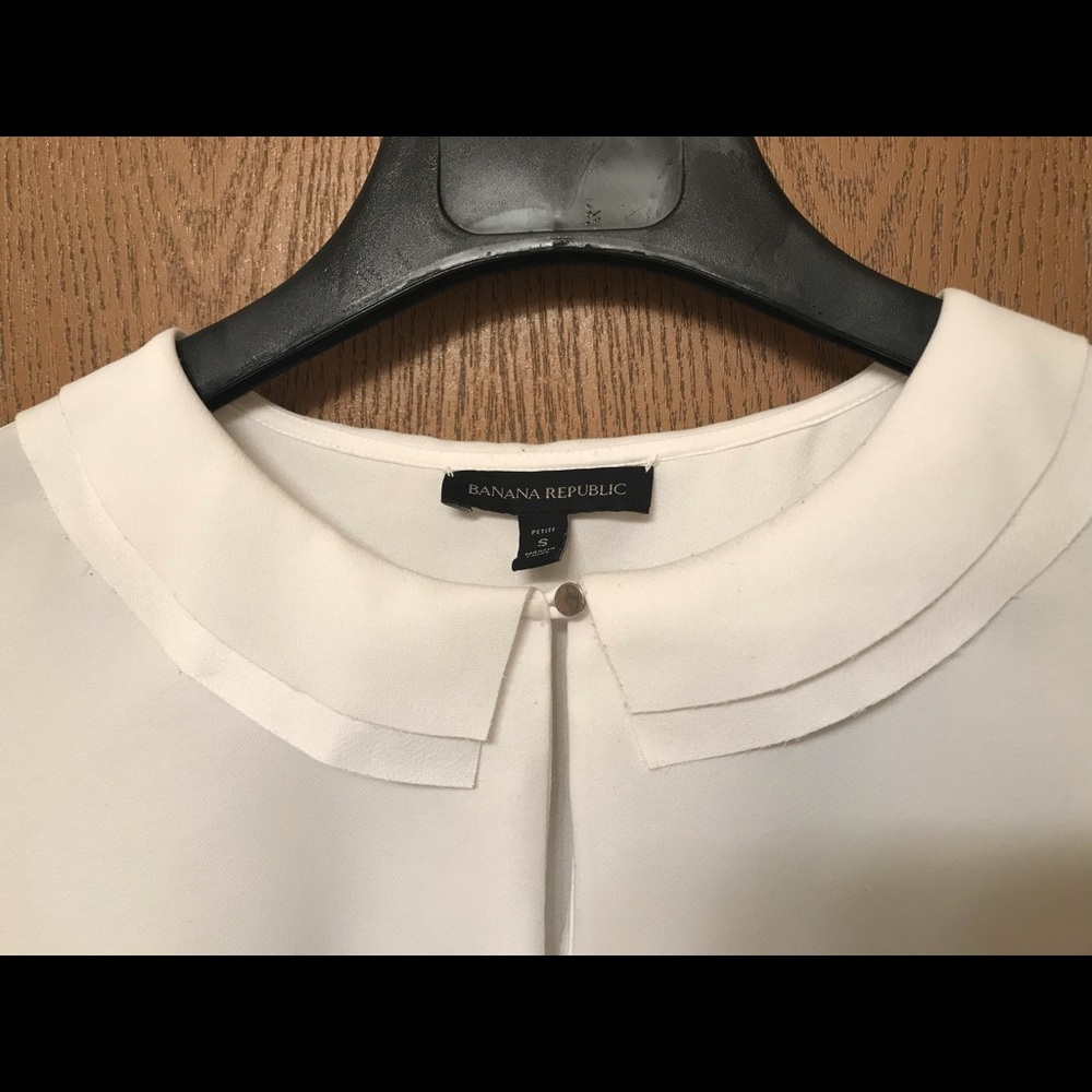 White short sleeve blouse.